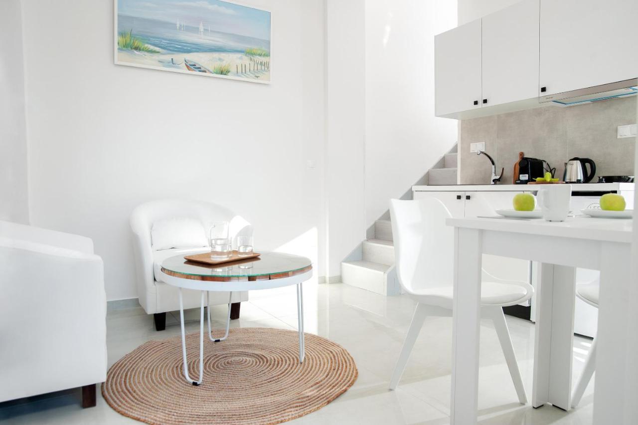 Alekos Luxury Suites Free 24H Transportation From - To Airport Artemida  Exterior foto