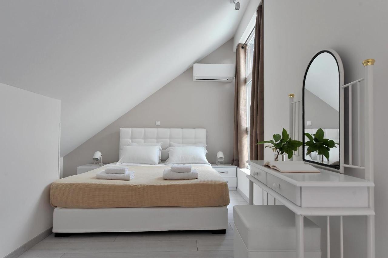 Alekos Luxury Suites Free 24H Transportation From - To Airport Artemida  Exterior foto