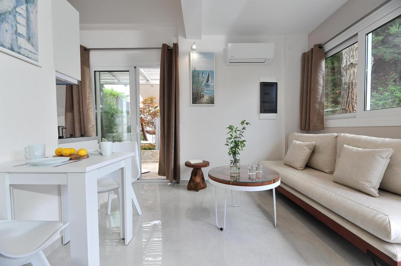 Alekos Luxury Suites Free 24H Transportation From - To Airport Artemida  Exterior foto