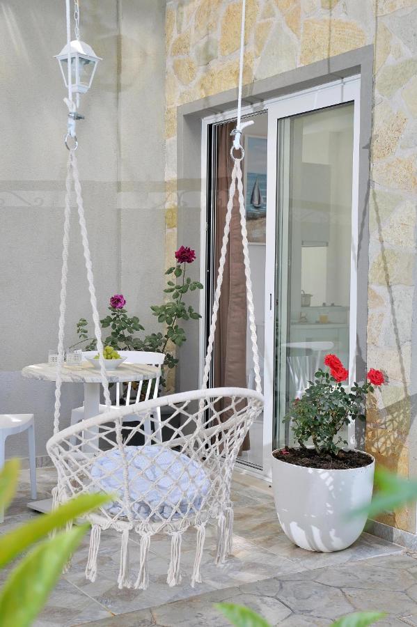 Alekos Luxury Suites Free 24H Transportation From - To Airport Artemida  Exterior foto