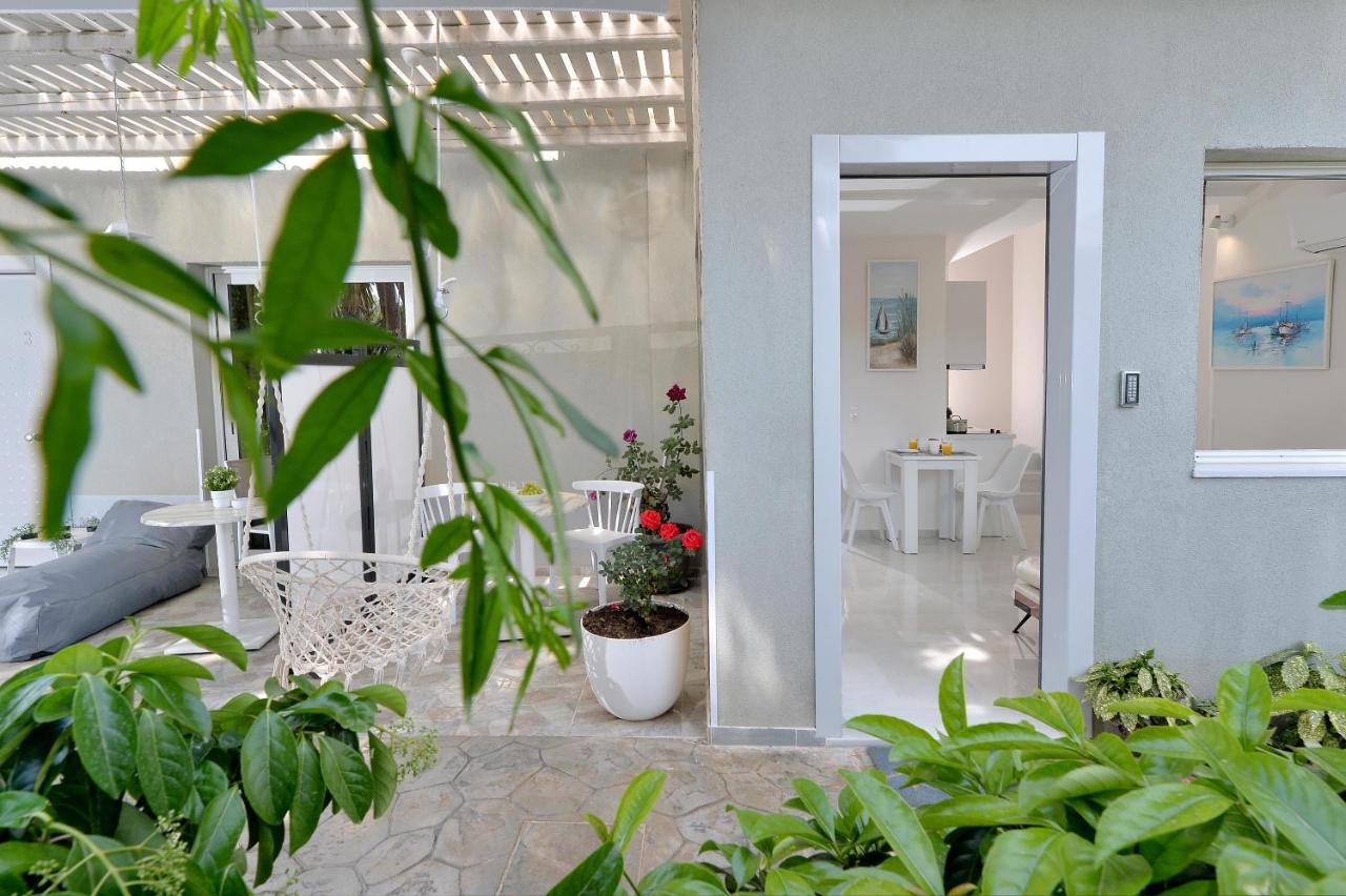 Alekos Luxury Suites Free 24H Transportation From - To Airport Artemida  Exterior foto